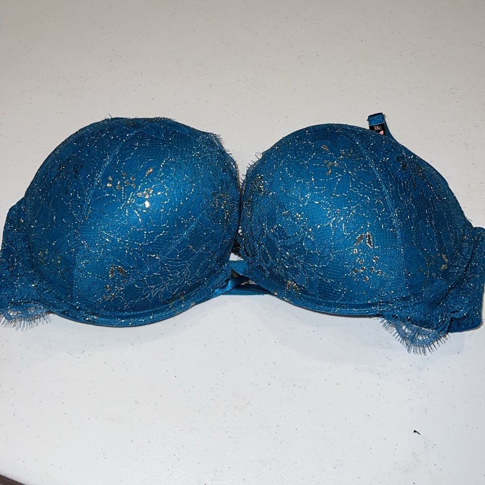 #168. Victoria's Secret Blue bra